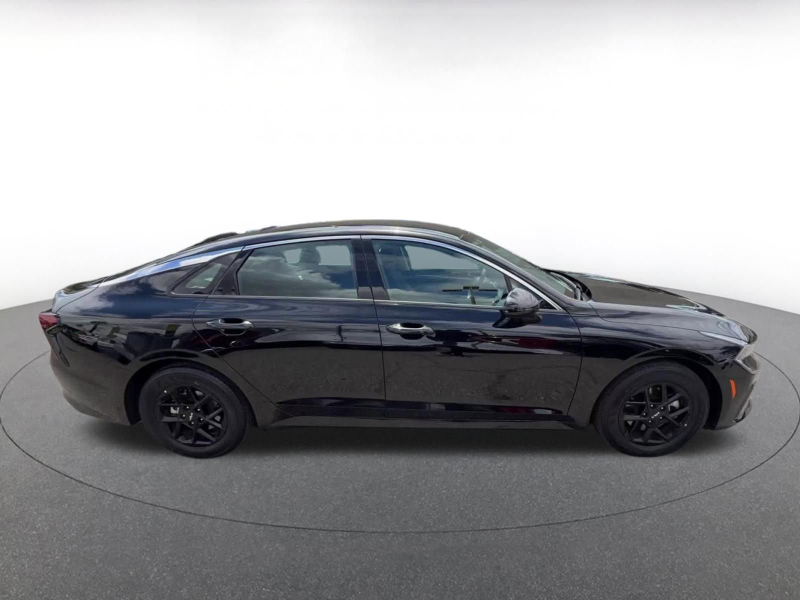 Thumbnail: 2025 Kia K5 - 16