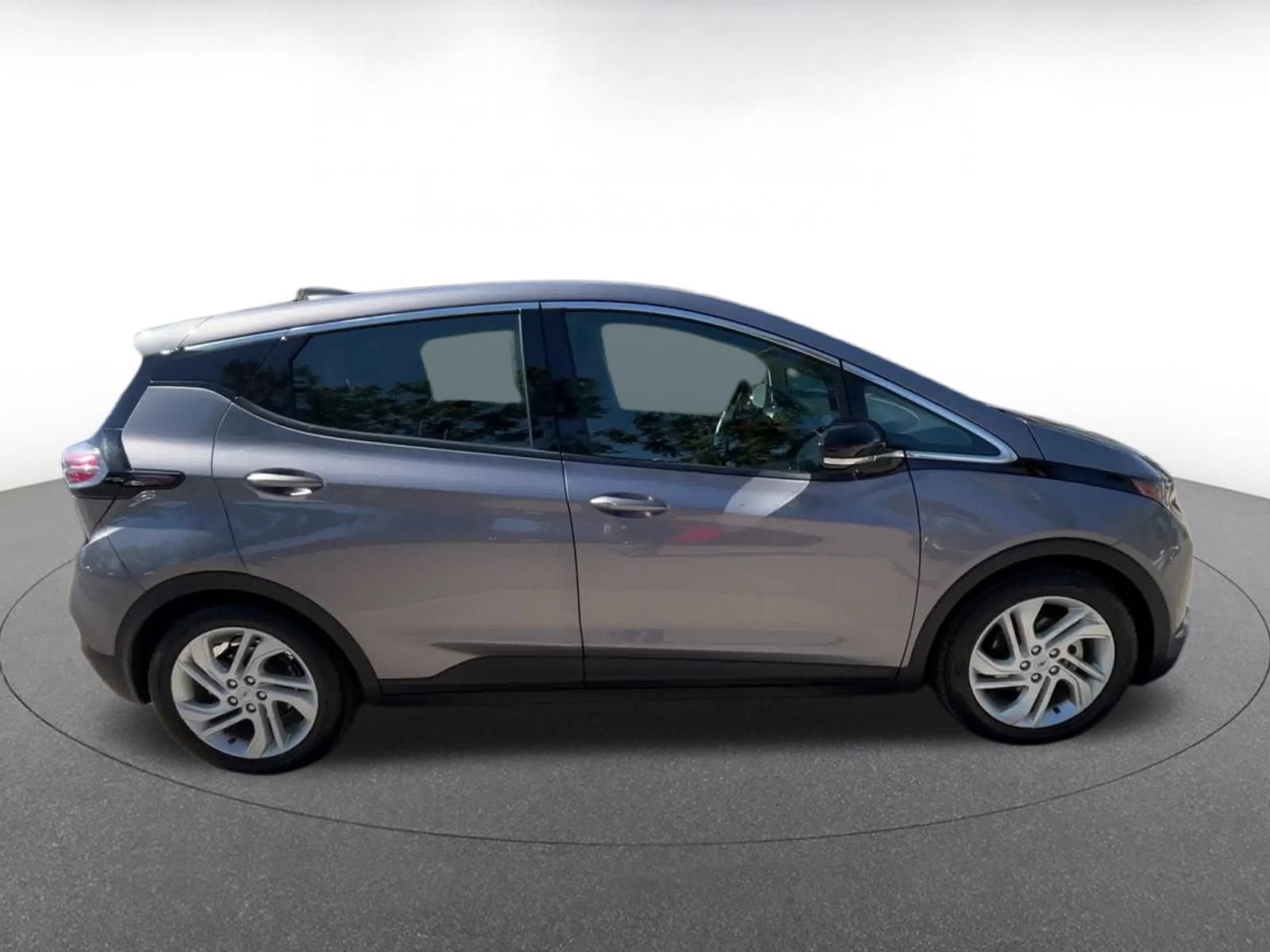 Thumbnail: 2023 Chevrolet Bolt EV - 16