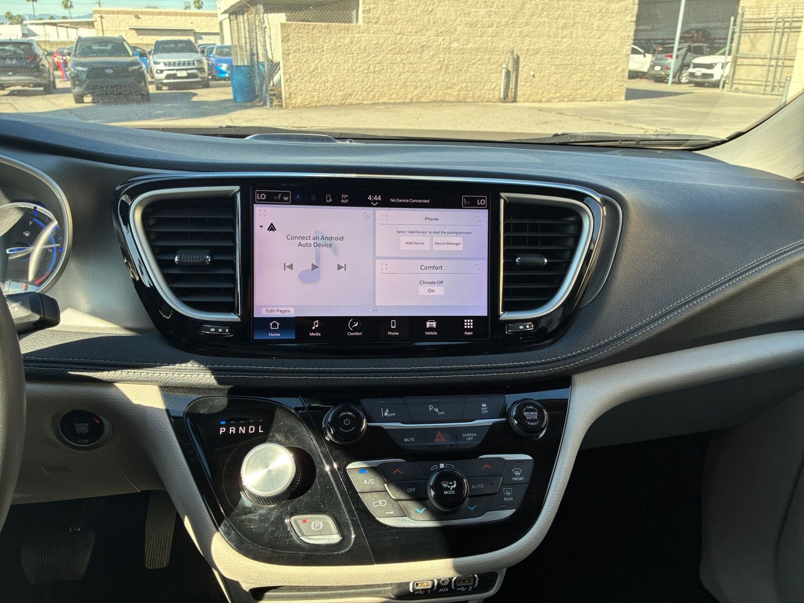 Thumbnail: 2023 Chrysler Pacifica - 17