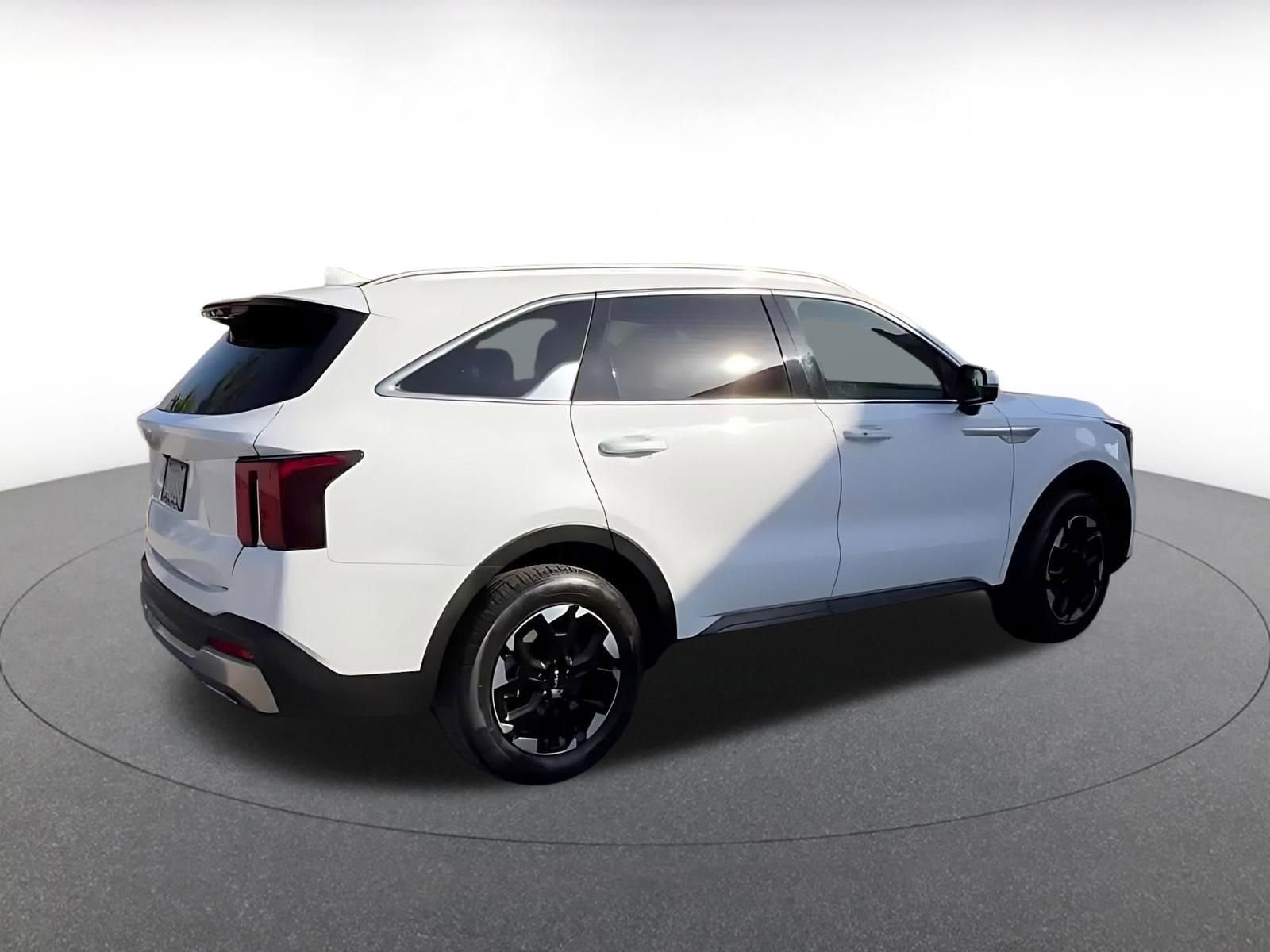 Thumbnail: 2024 Kia Sorento - 15