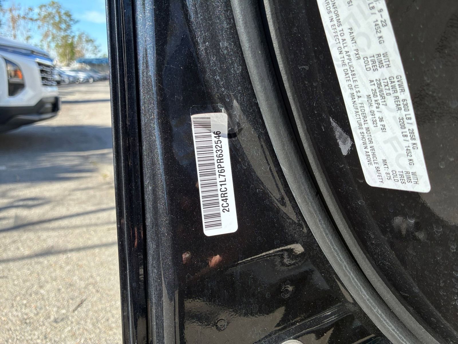 Thumbnail: 2023 Chrysler Pacifica - 32