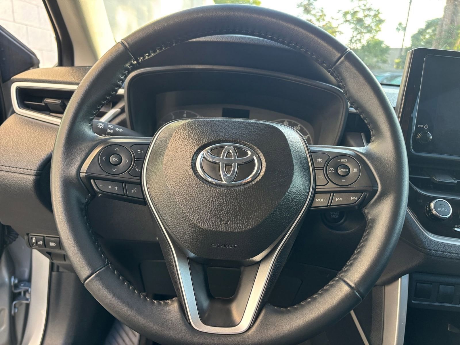 Thumbnail: 2025 Toyota Corolla Cross - 28