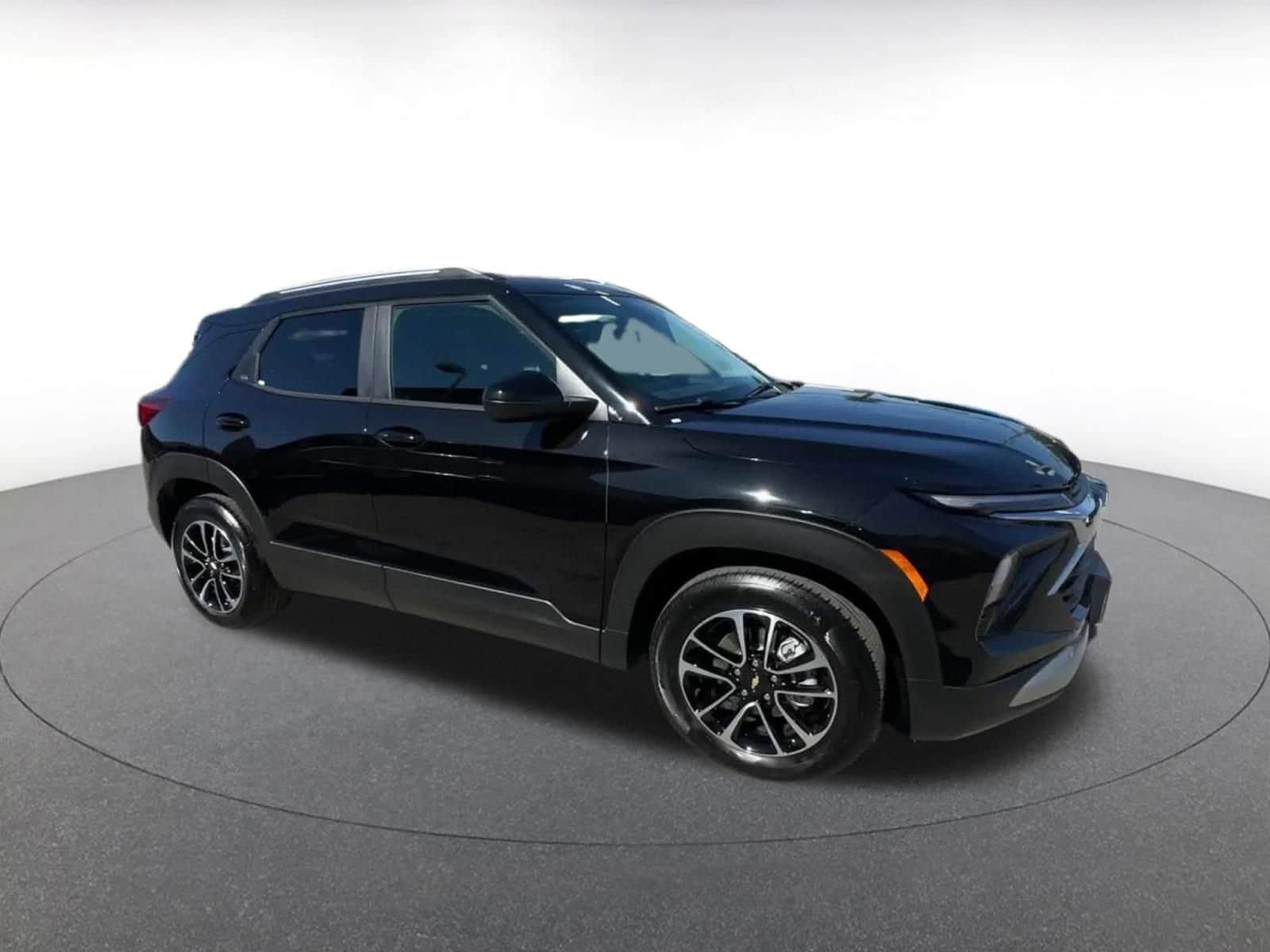 Thumbnail: 2025 Chevrolet TrailBlazer - 2