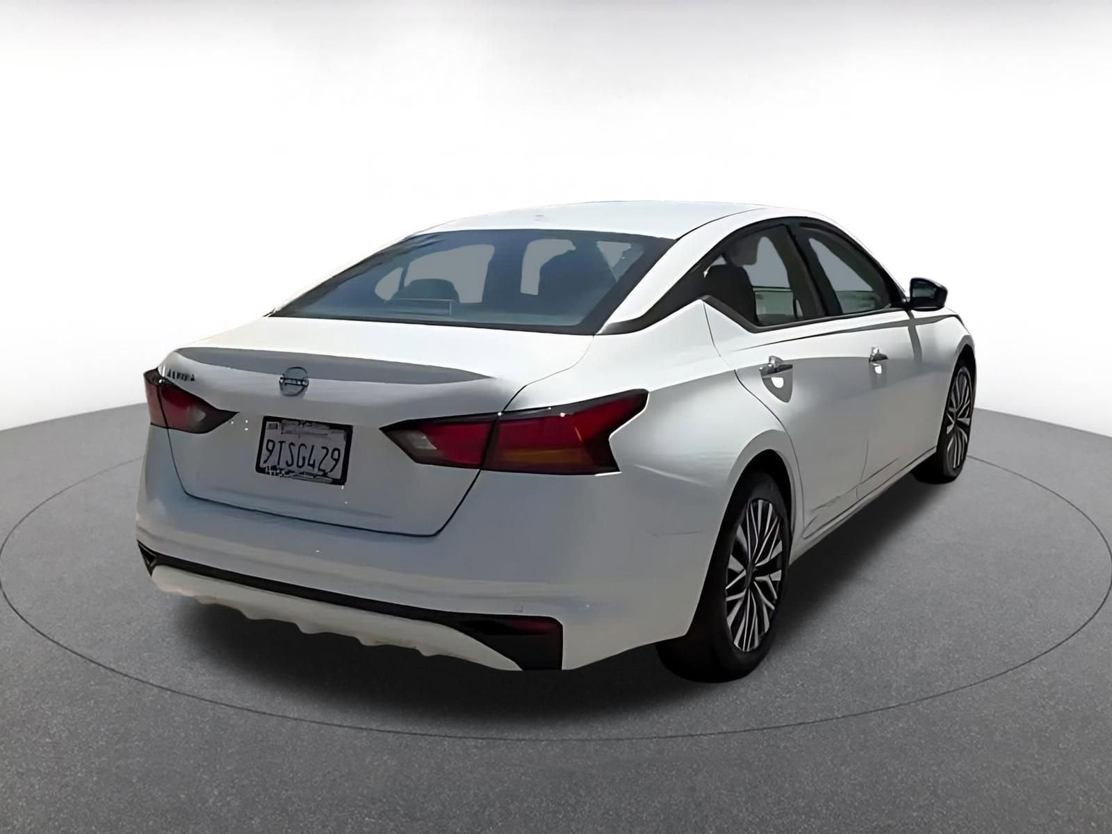 Thumbnail: 2025 Nissan Altima - 12