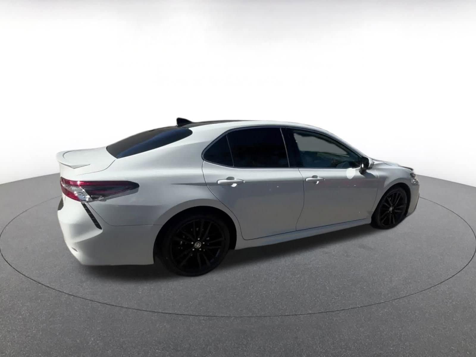 Thumbnail: 2022 Toyota Camry - 15