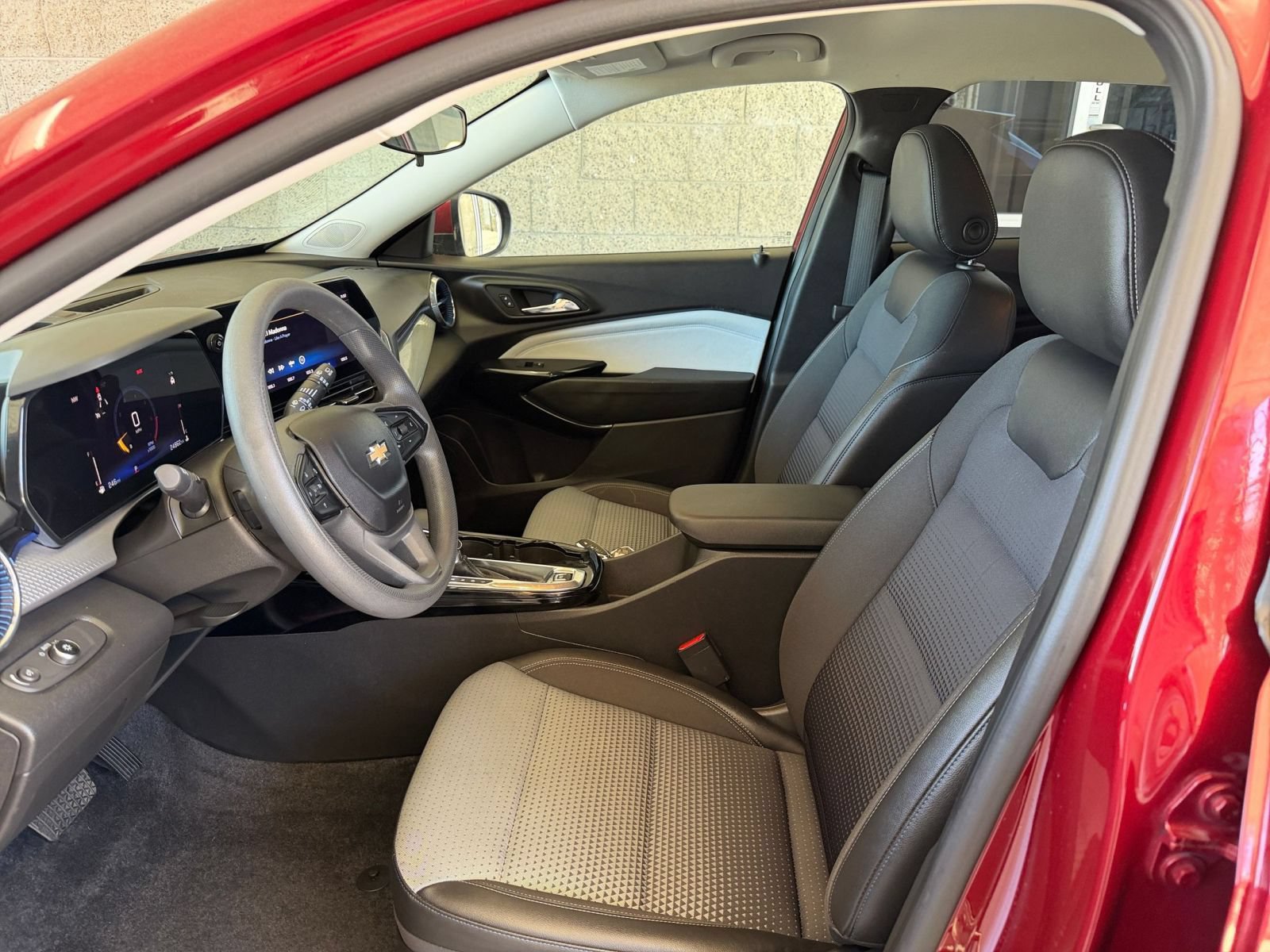Thumbnail: 2025 Chevrolet Trax - 25