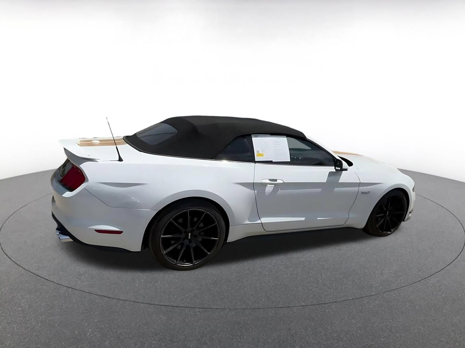 Thumbnail: 2022 Ford Mustang - 15