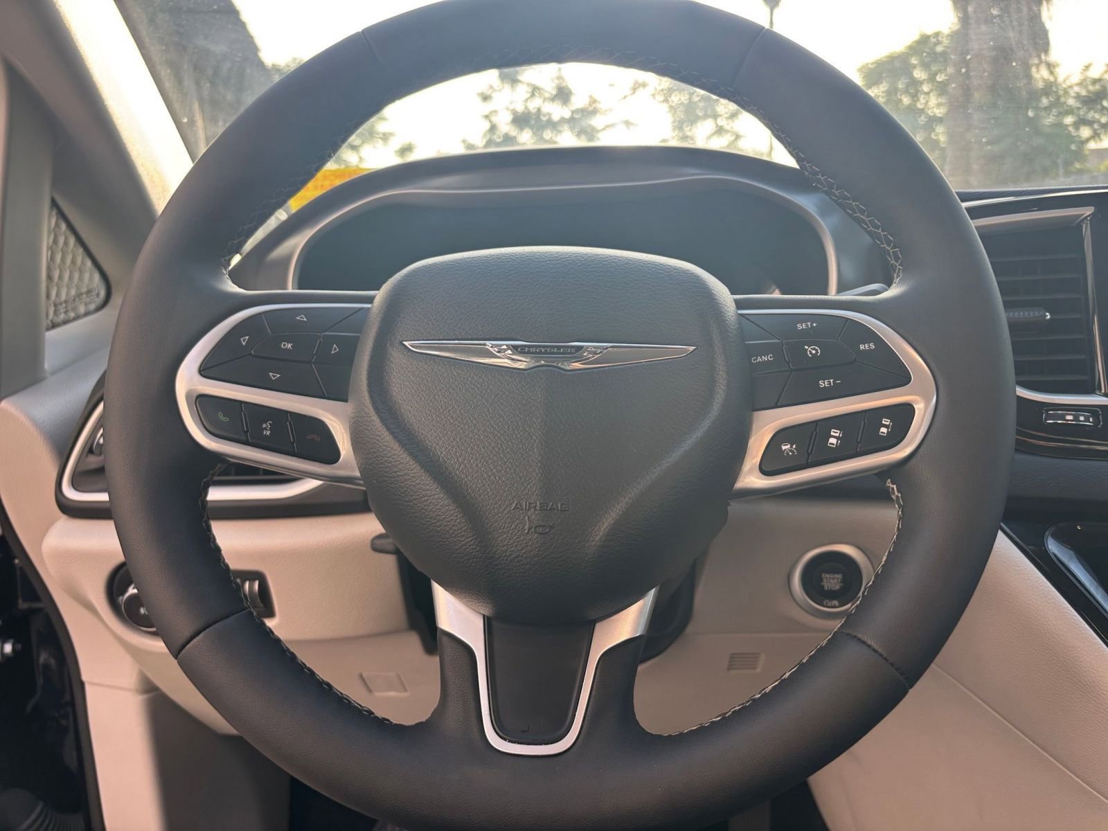 Thumbnail: 2024 Chrysler Pacifica - 29