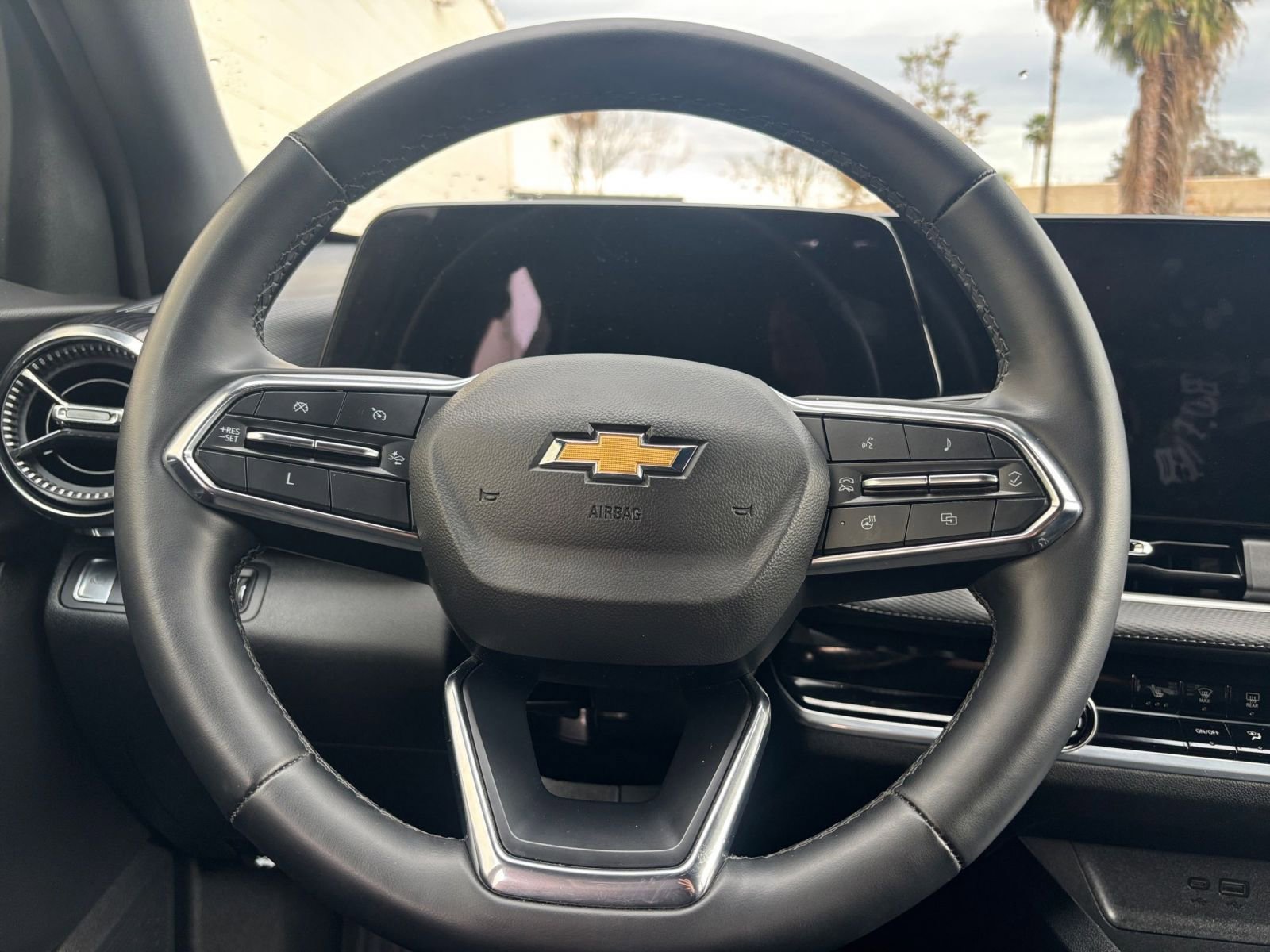 Thumbnail: 2025 Chevrolet Equinox - 28