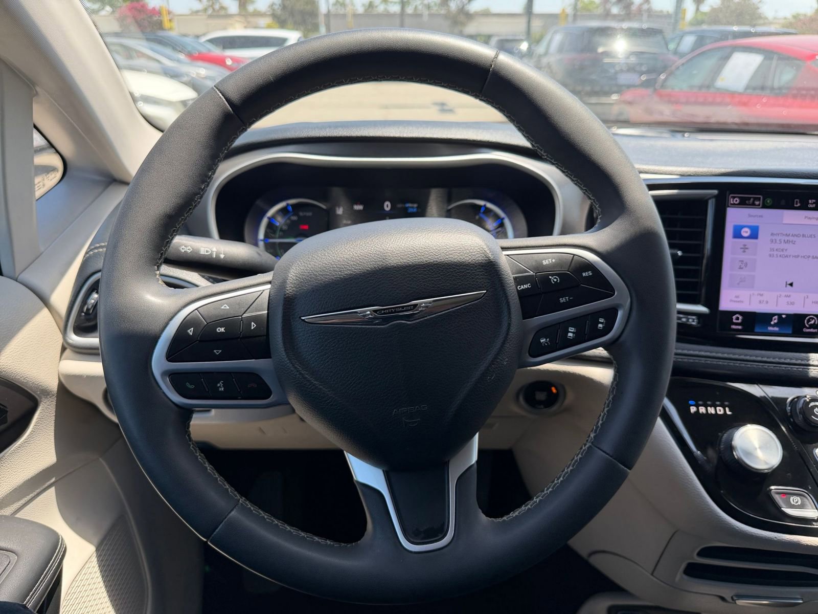 Thumbnail: 2023 Chrysler Pacifica - 30