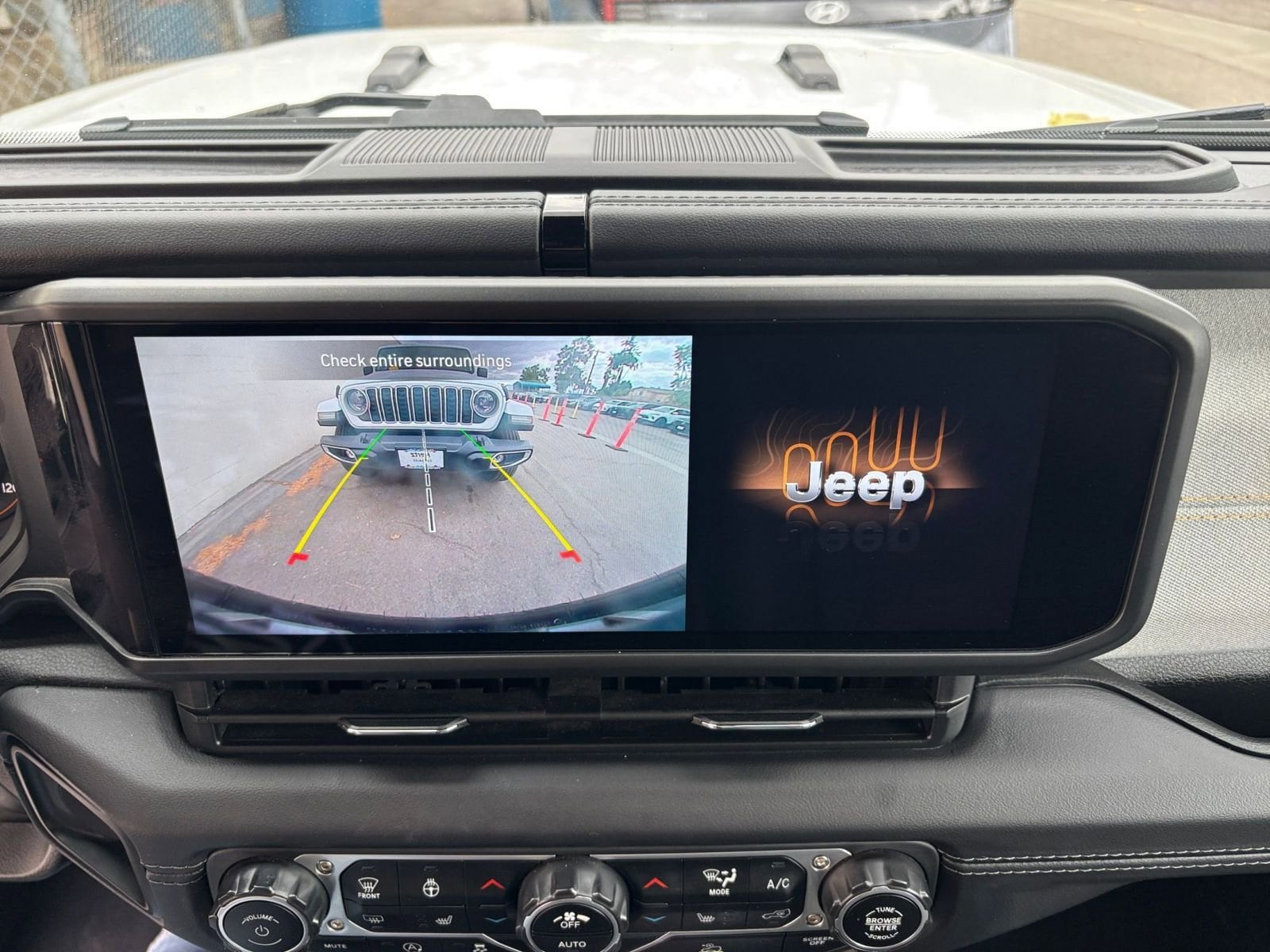 Thumbnail: 2025 Jeep Wrangler - 17