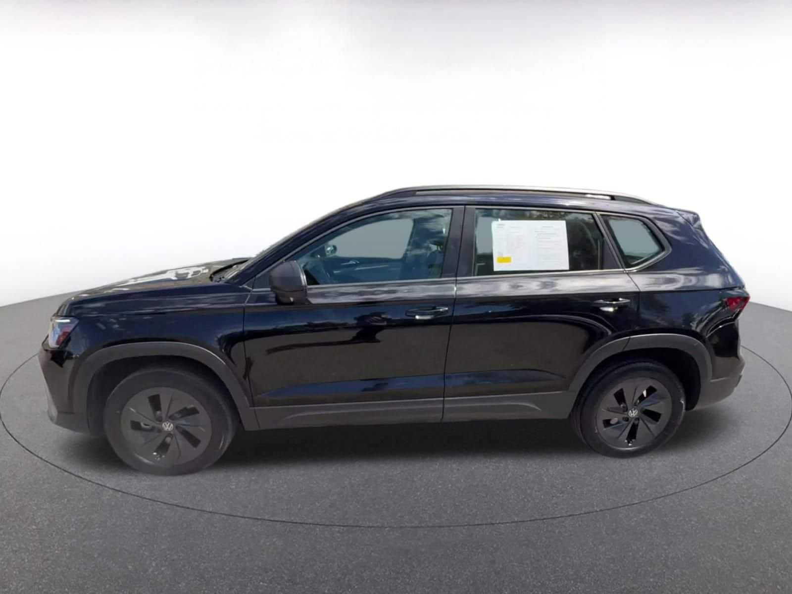 Thumbnail: 2025 Volkswagen Taos - 8
