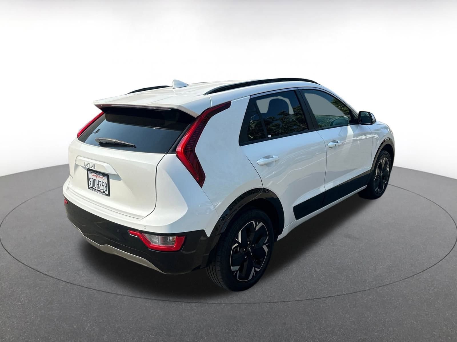 Thumbnail: 2023 Kia Niro - 7