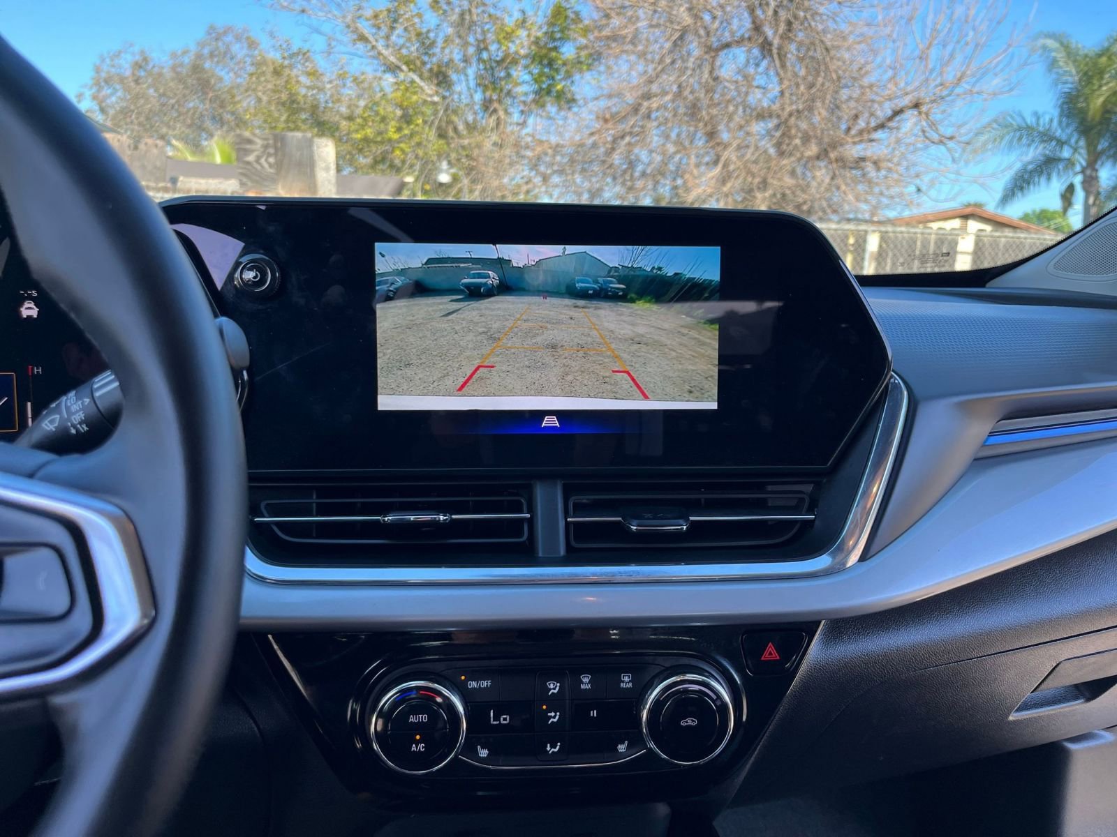 Thumbnail: 2025 Chevrolet Trax - 27