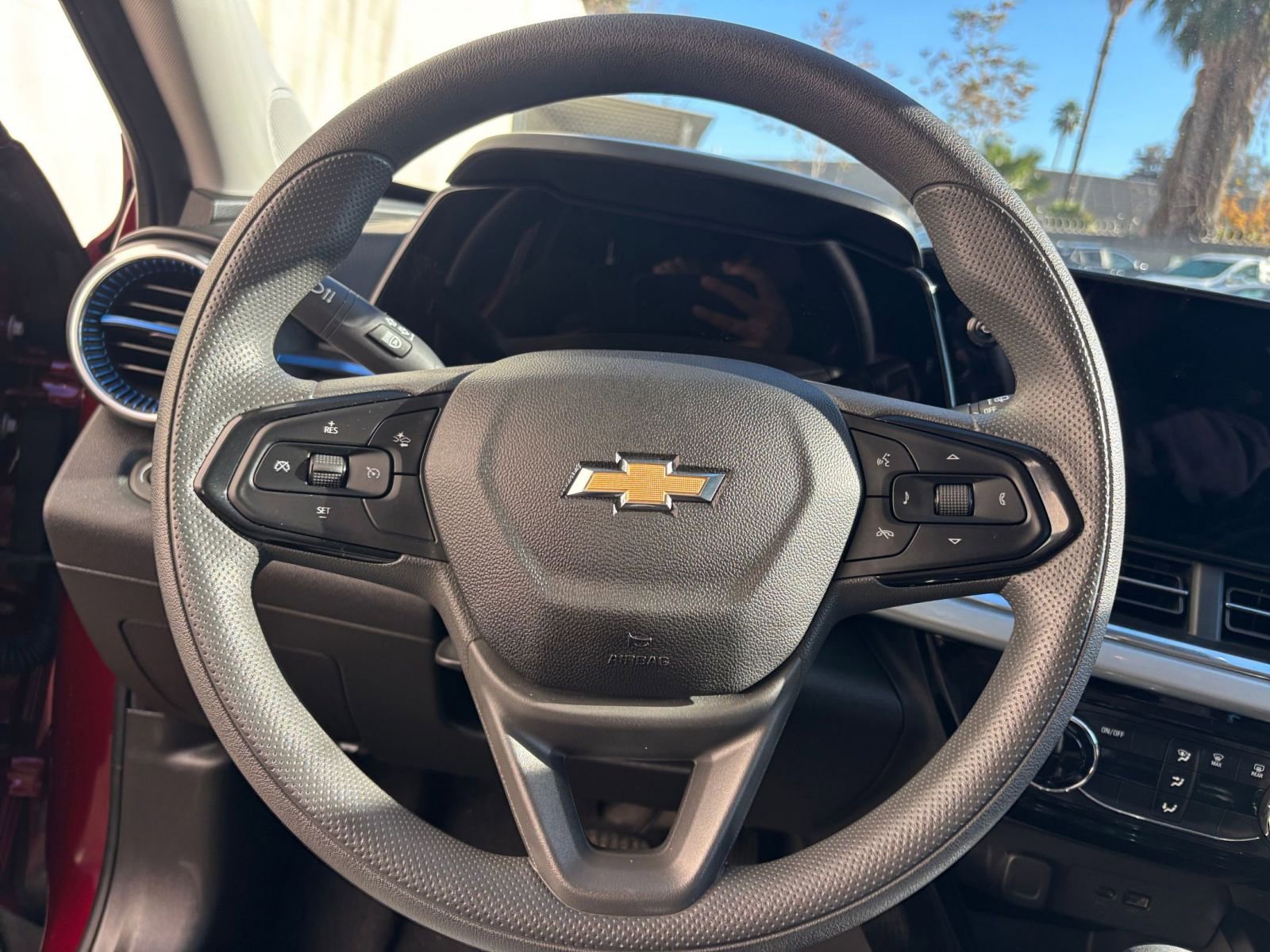 Thumbnail: 2025 Chevrolet Trax - 28