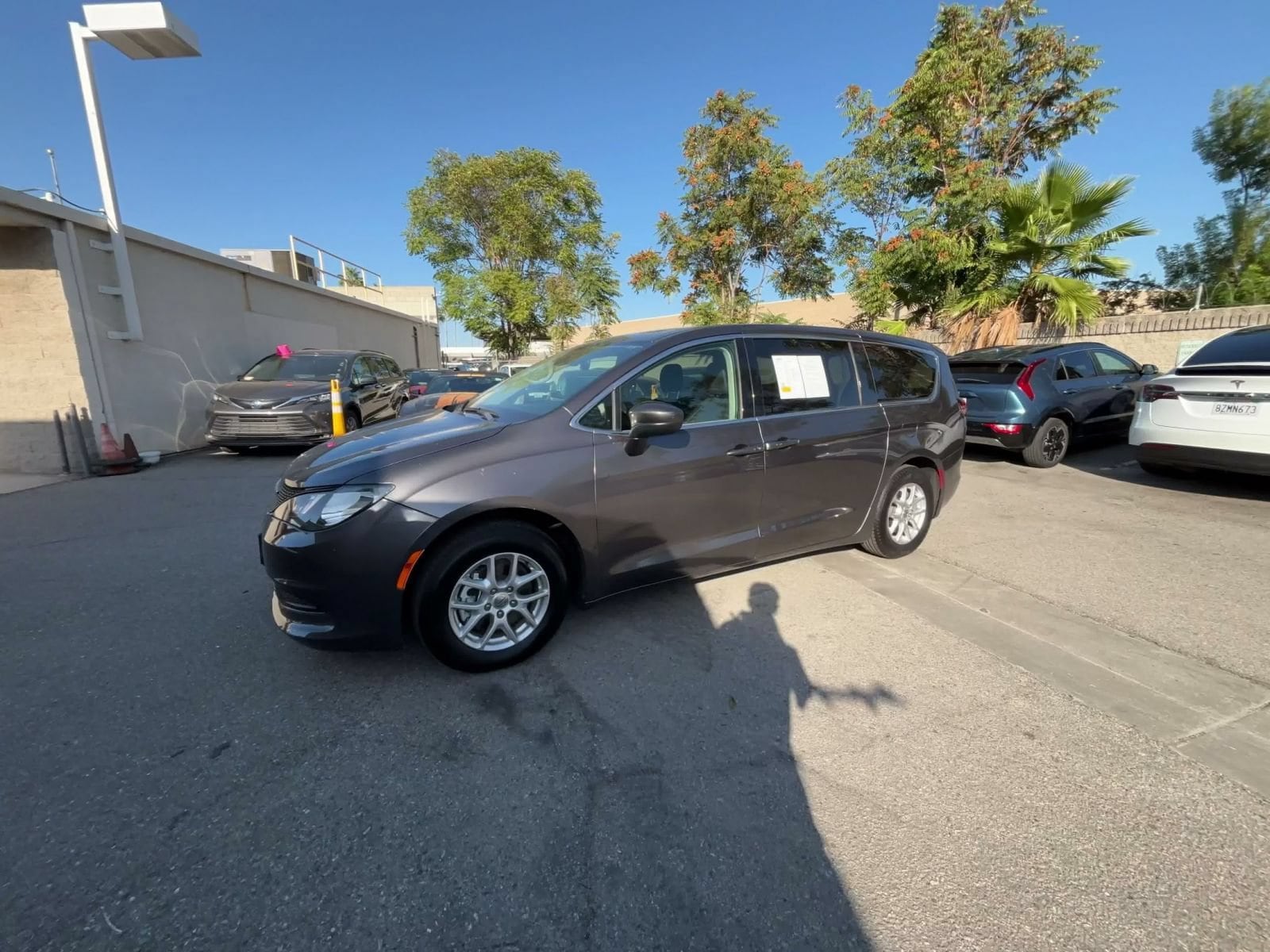 Thumbnail: 2023 Chrysler Voyager - 7