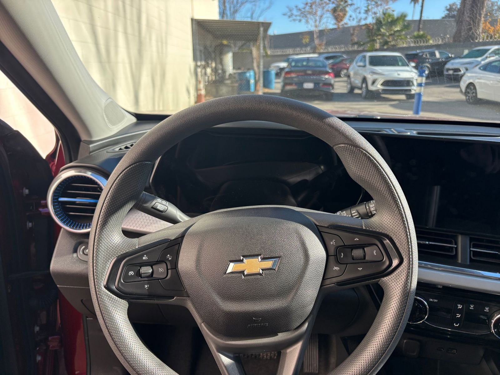 Thumbnail: 2025 Chevrolet Trax - 34