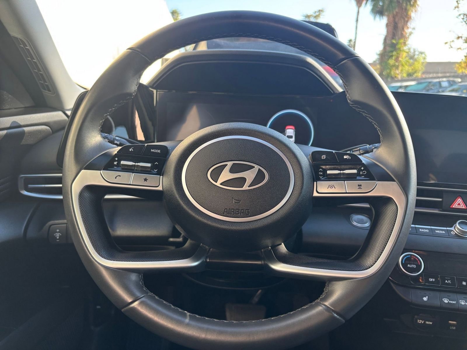 Thumbnail: 2025 Hyundai Elantra - 28