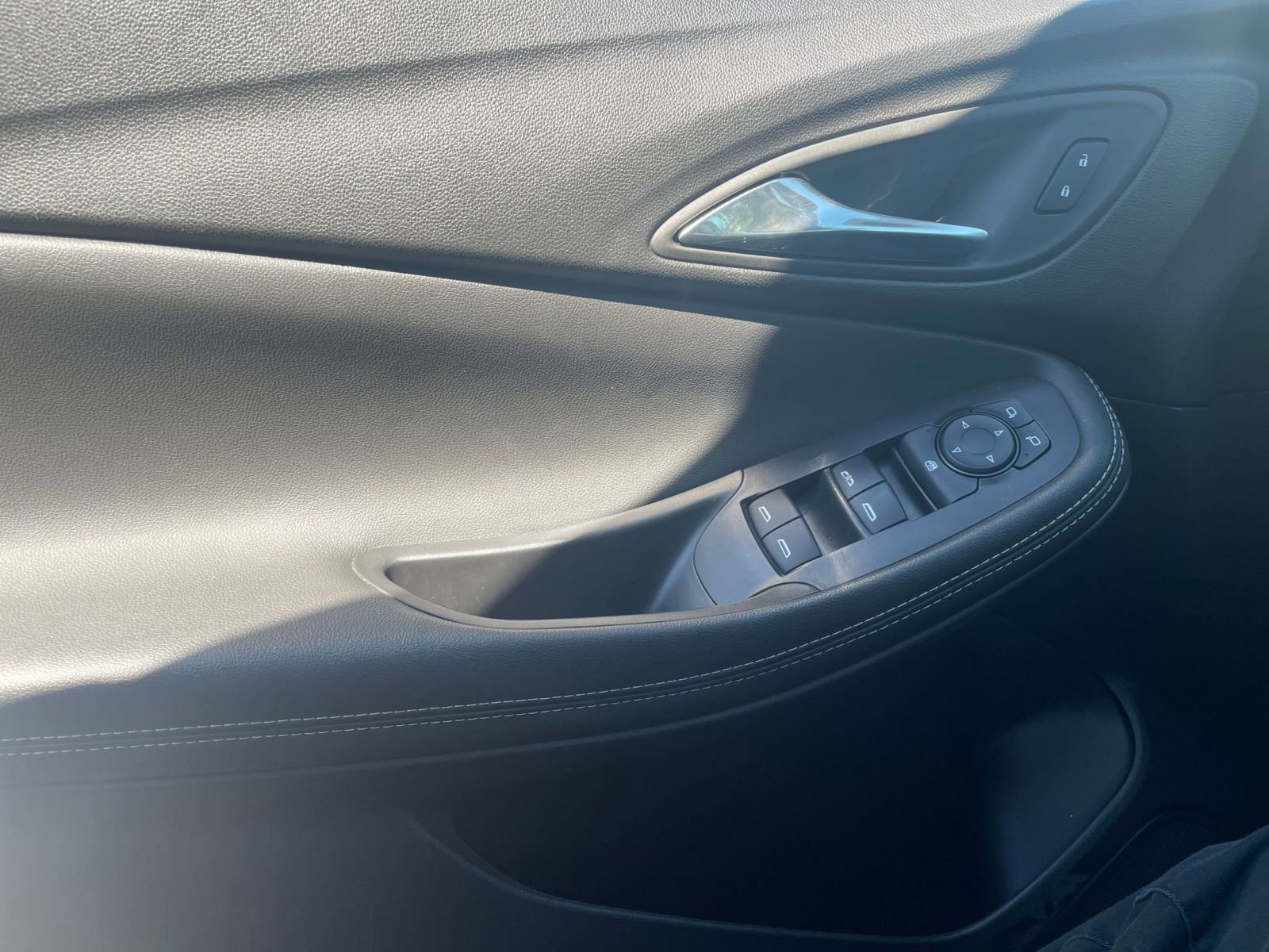 Thumbnail: 2025 Buick Encore GX - 18