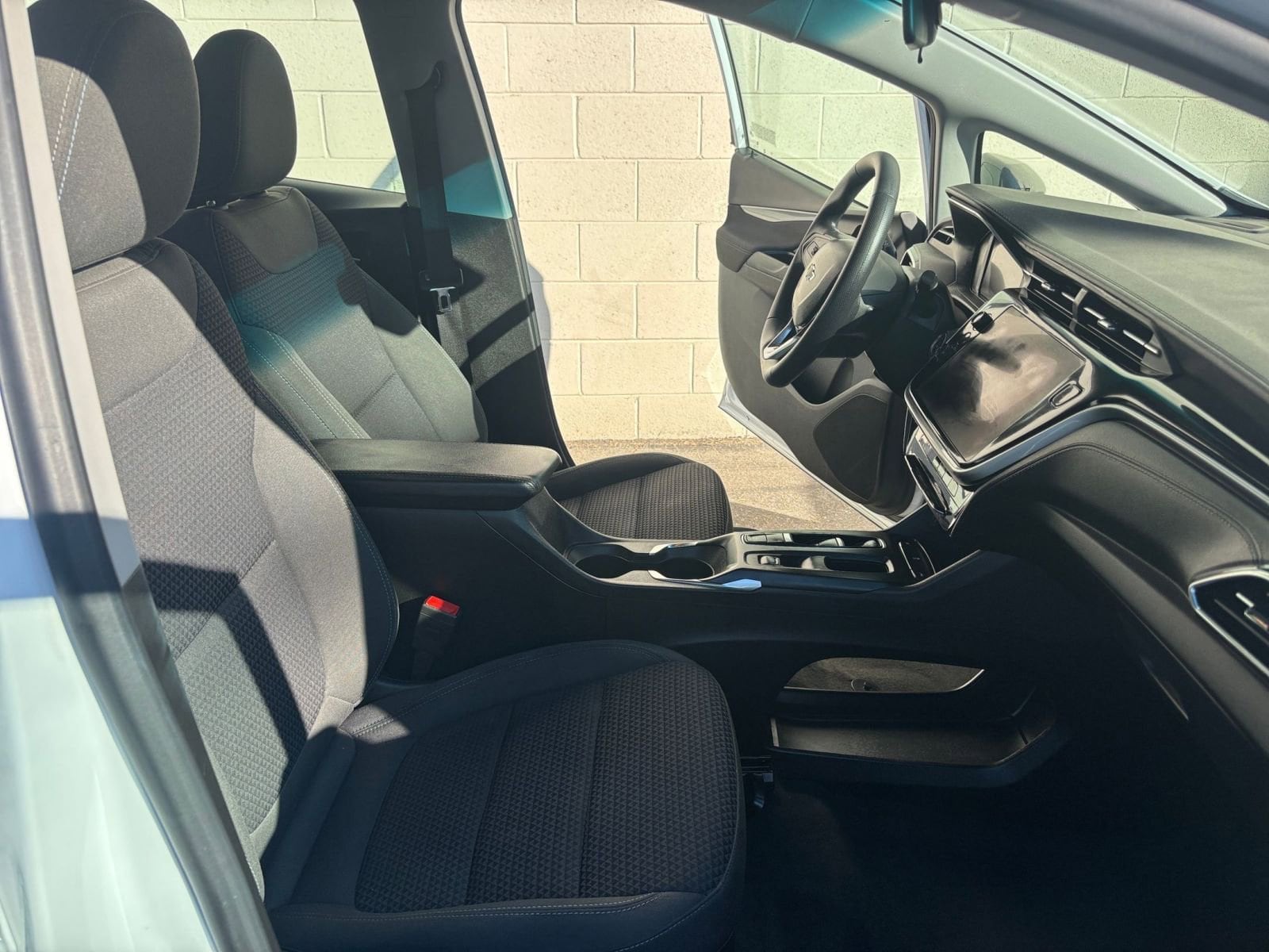 Thumbnail: 2023 Chevrolet Bolt EV - 31