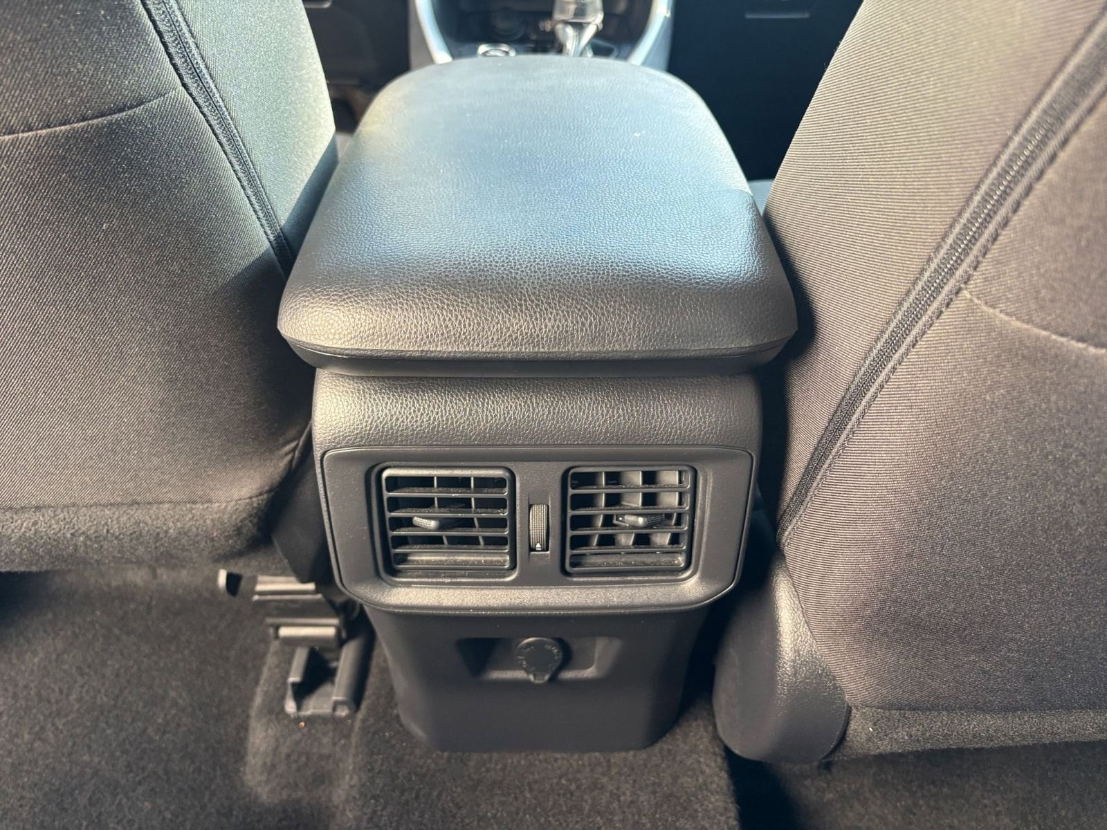 Thumbnail: 2025 Toyota RAV4 - 24