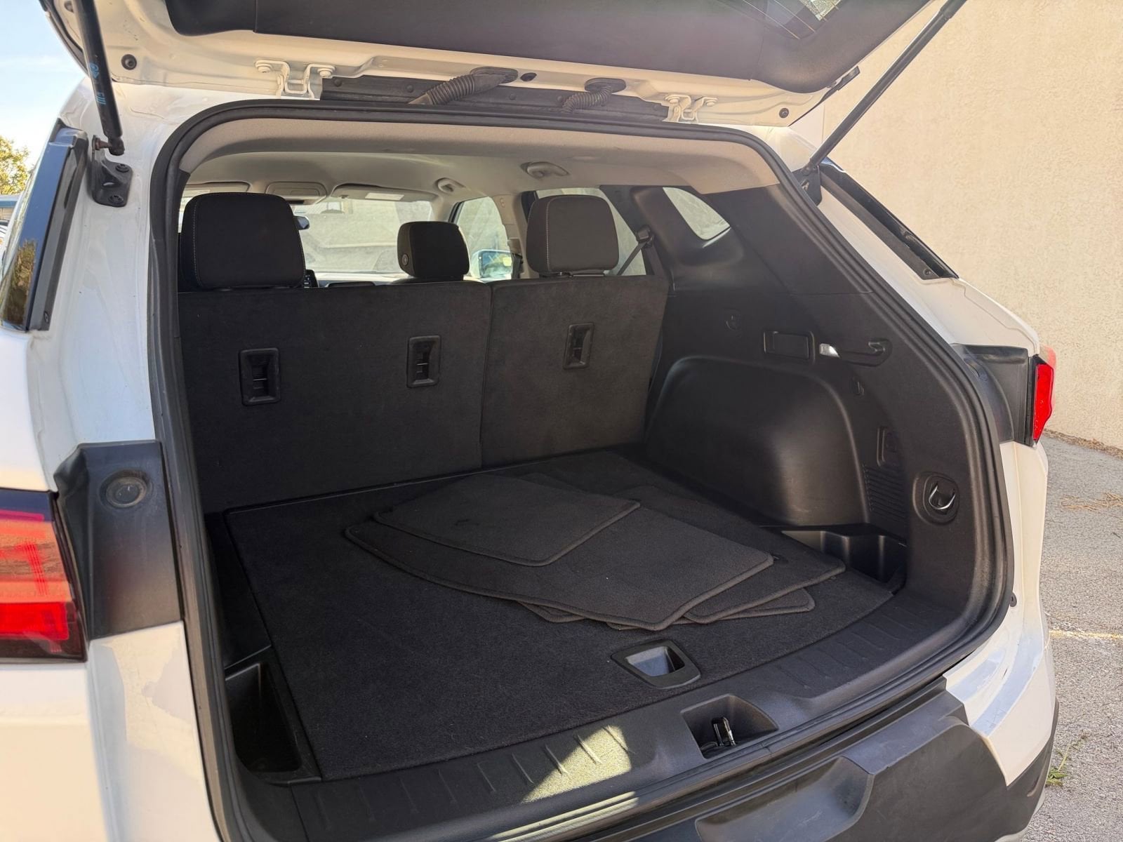 Thumbnail: 2025 Chevrolet Blazer - 32