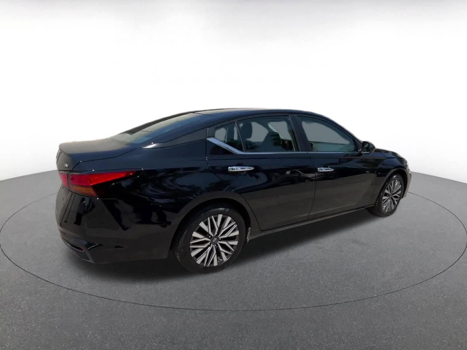 Thumbnail: 2024 Nissan Altima - 15