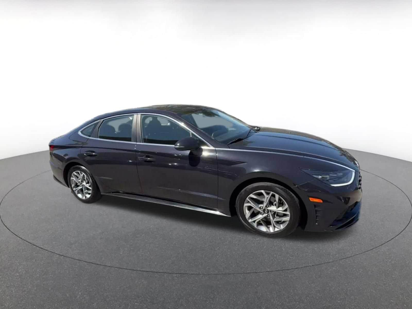 Thumbnail: 2023 Hyundai Sonata - 2