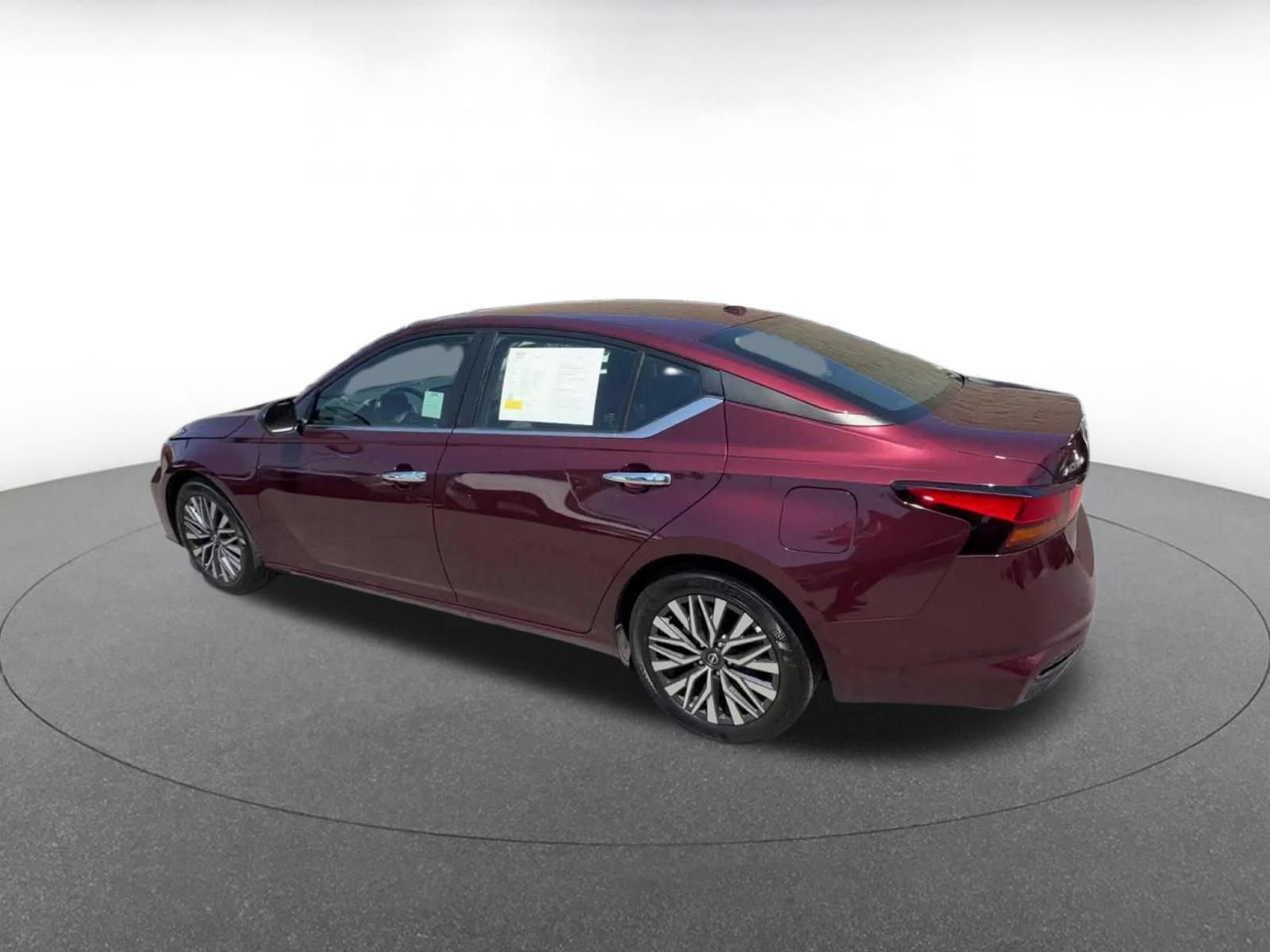 Thumbnail: 2025 Nissan Altima - 10