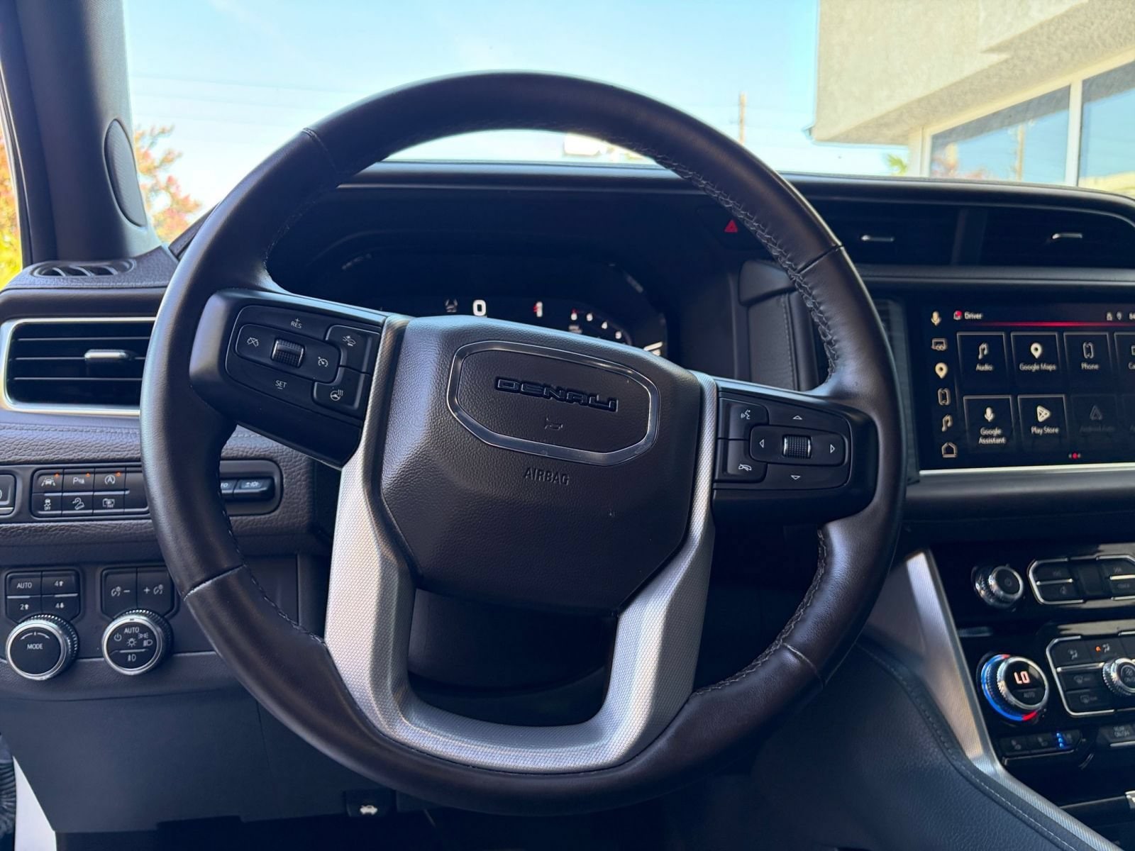 Thumbnail: 2023 GMC Yukon - 29