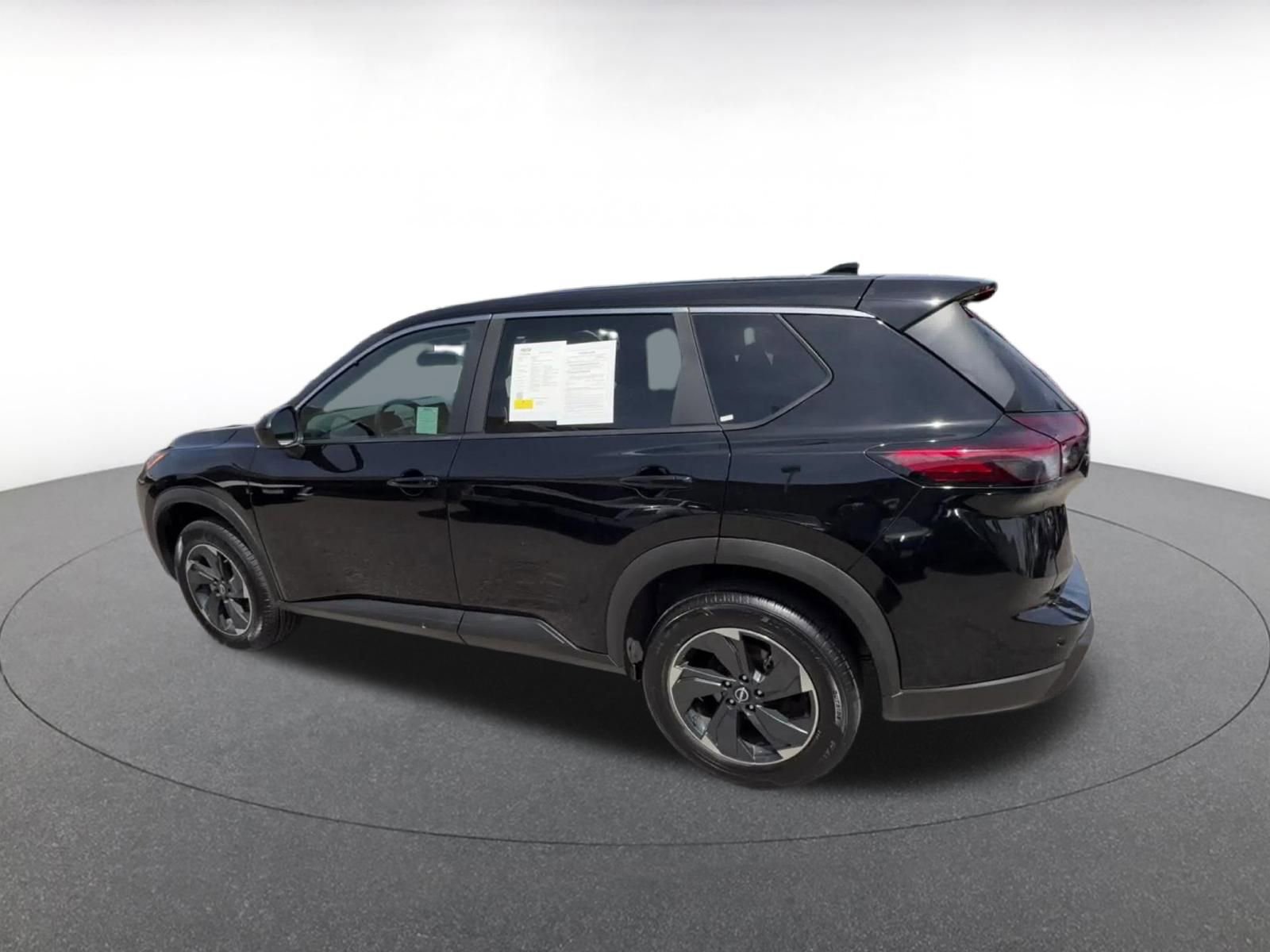 Thumbnail: 2025 Nissan Rogue - 10