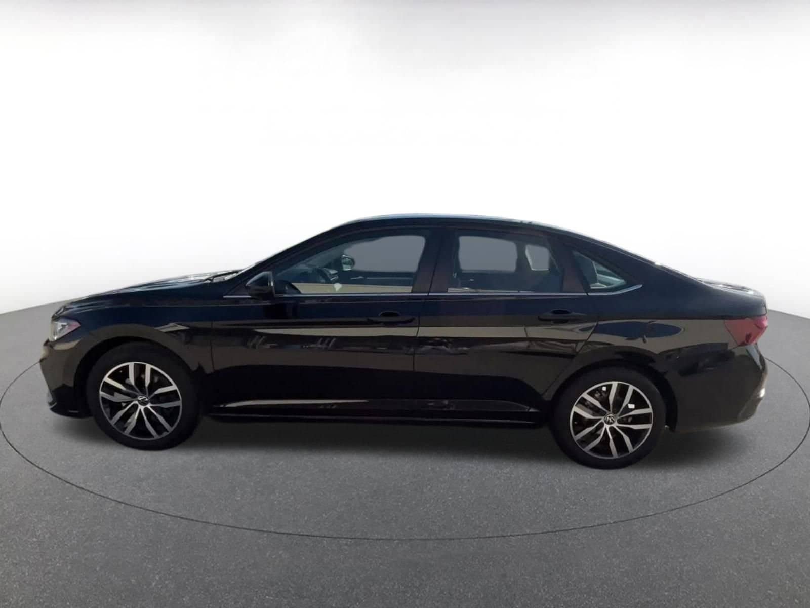 Thumbnail: 2025 Volkswagen Jetta - 9