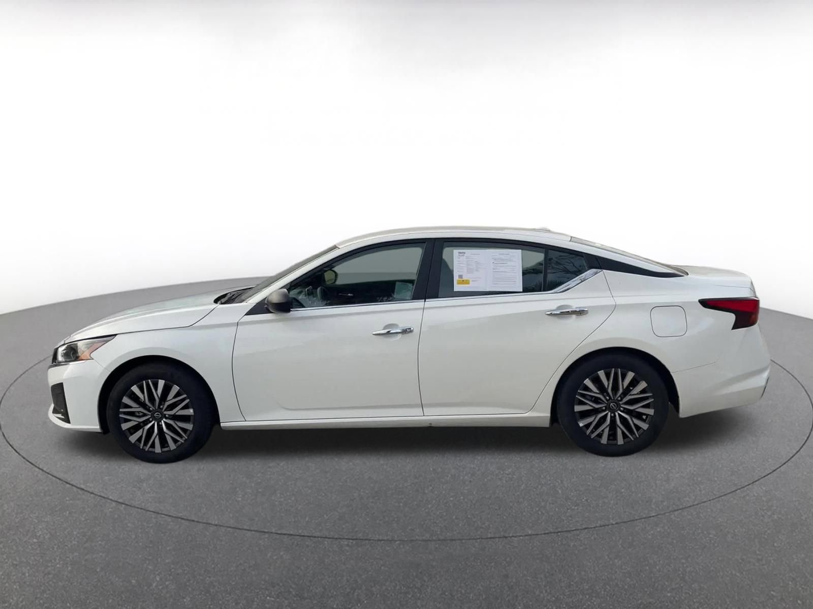 Thumbnail: 2025 Nissan Altima - 9