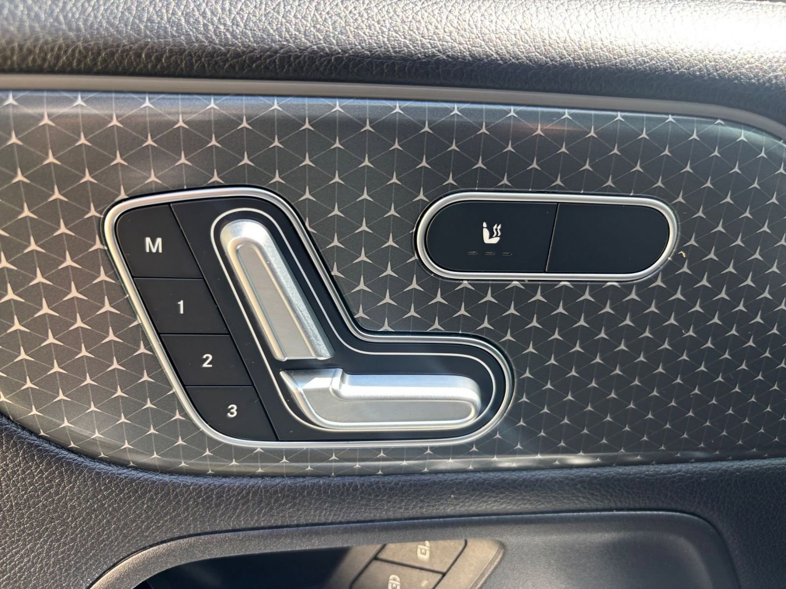 Thumbnail: 2024 Mercedes-Benz GLB - 23