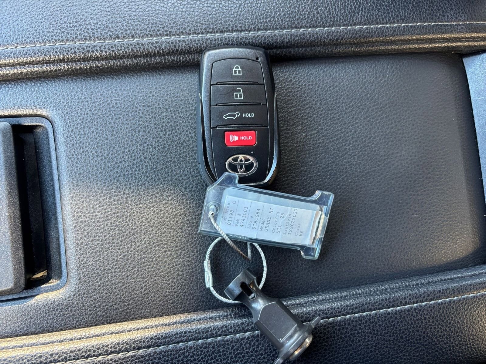 Thumbnail: 2025 Toyota Grand Highlander - 23