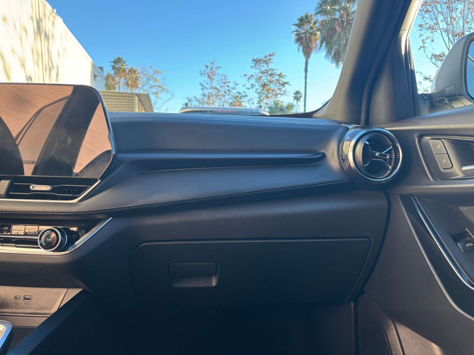 Thumbnail: 2025 Chevrolet Equinox - 35