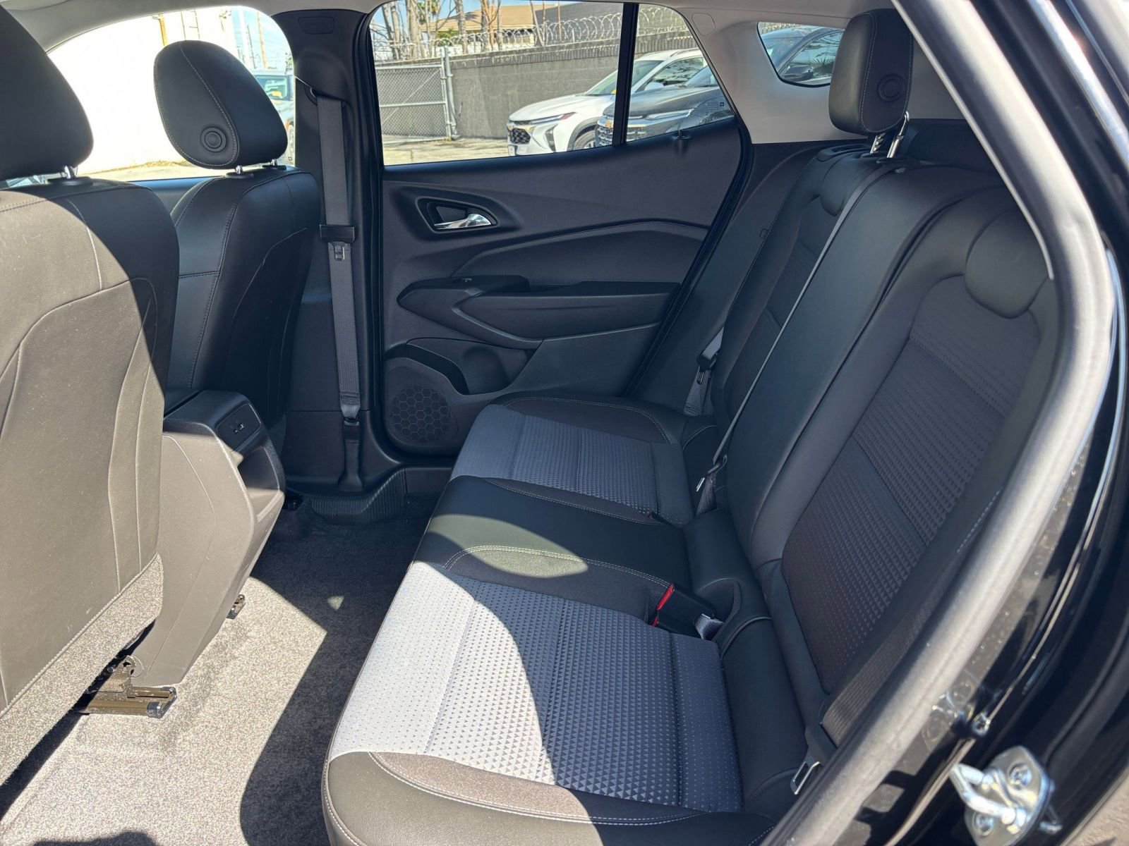 Thumbnail: 2025 Chevrolet Trax - 28