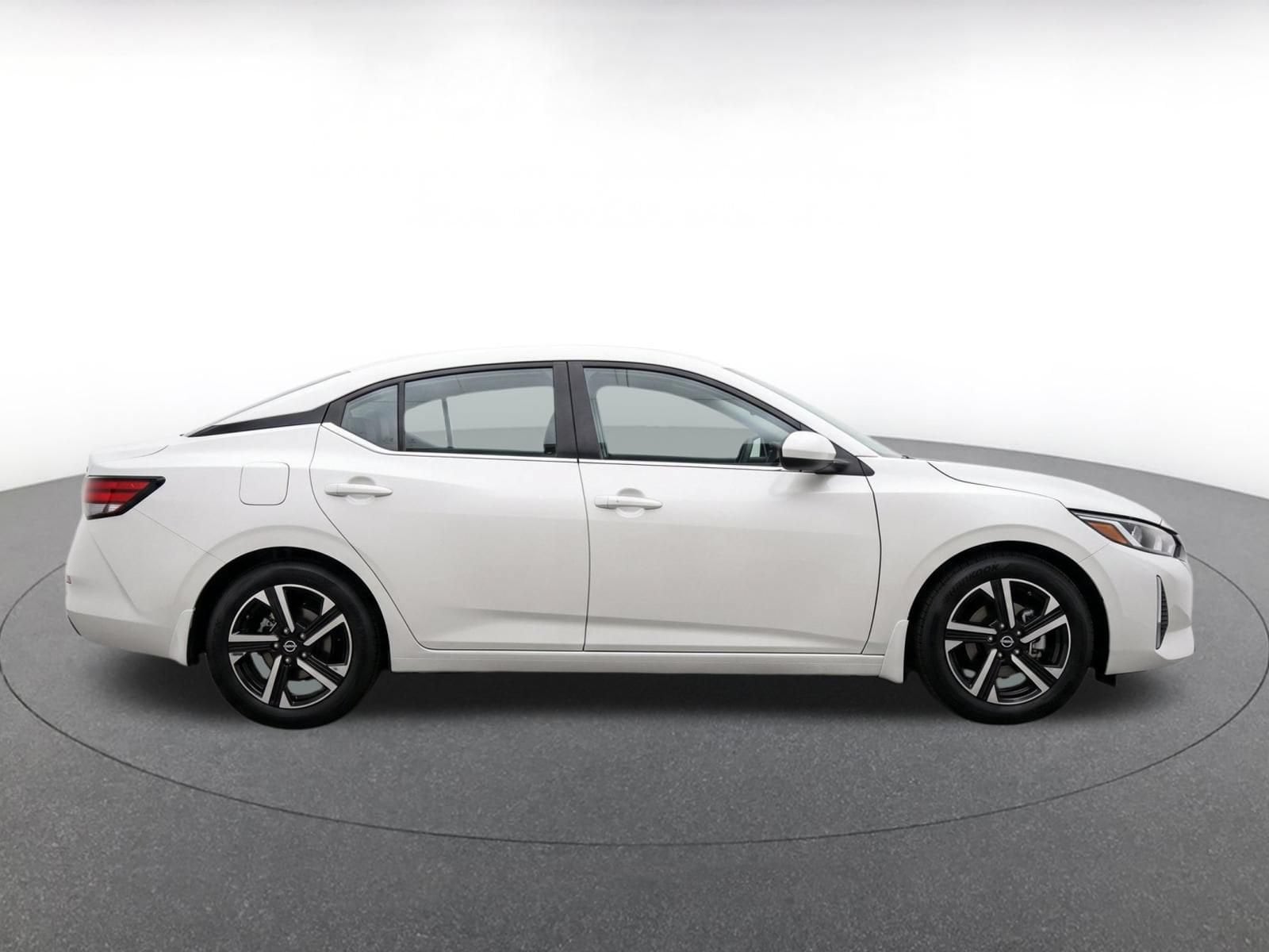 Thumbnail: 2025 Nissan Sentra - 9