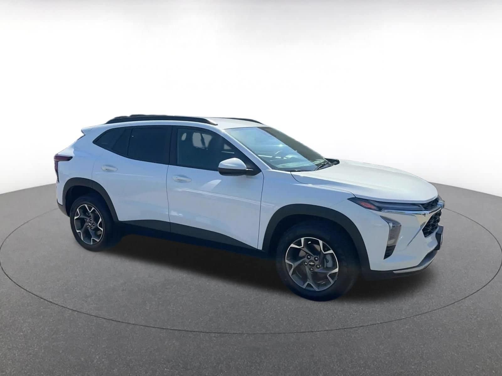 Thumbnail: 2025 Chevrolet Trax - 2