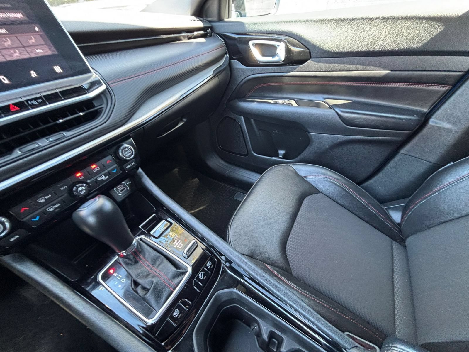 Thumbnail: 2025 Jeep Compass - 33