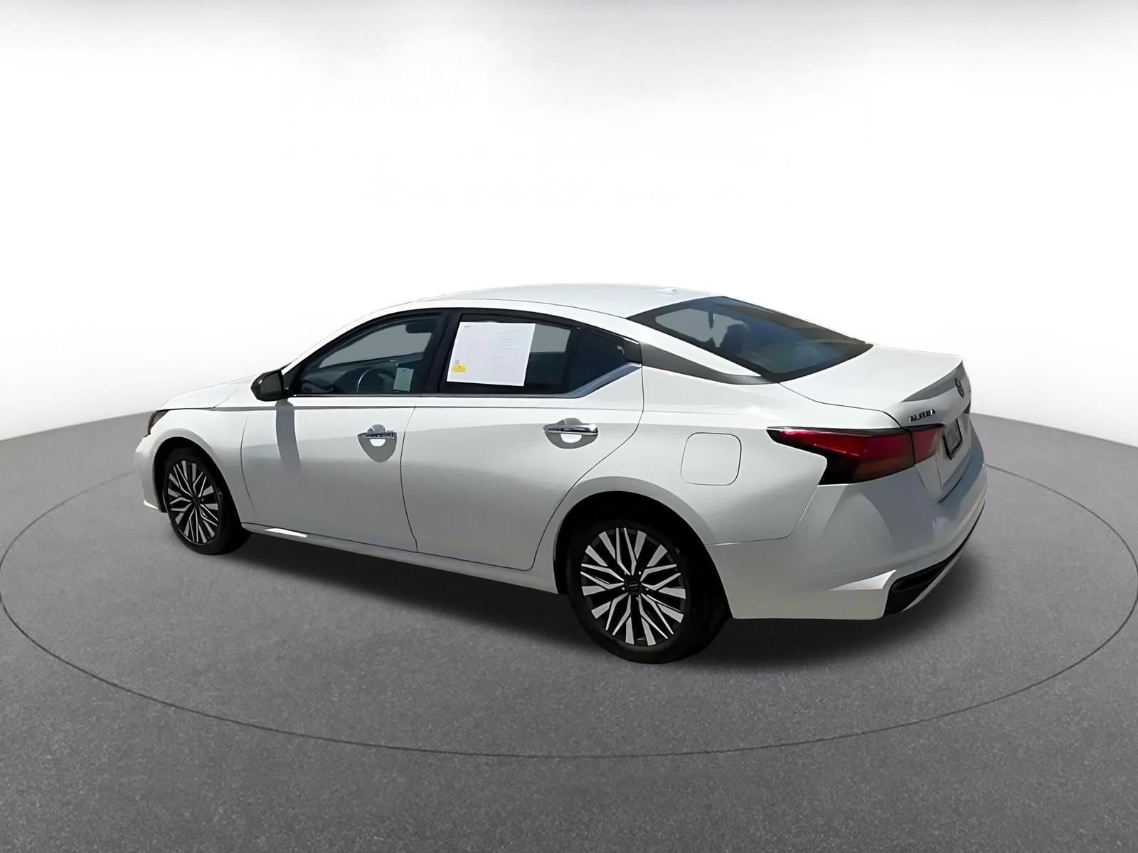 Thumbnail: 2025 Nissan Altima - 10