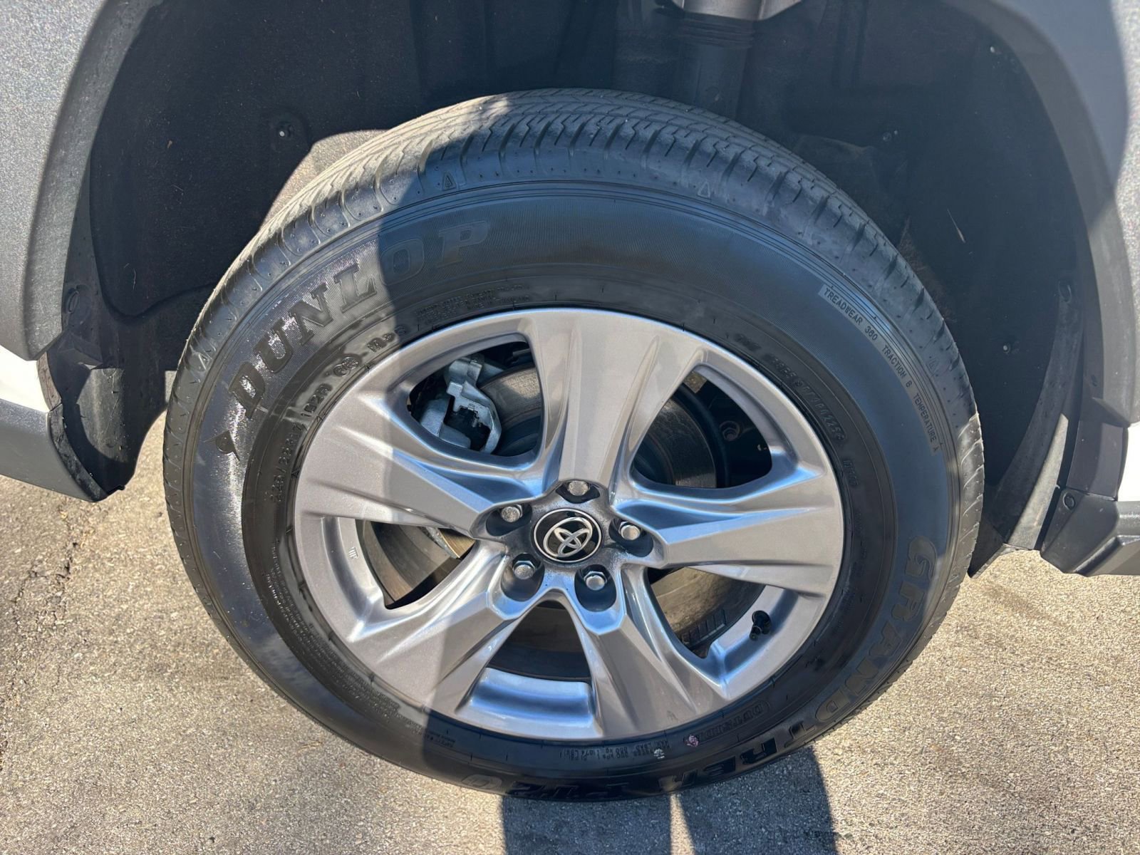 Thumbnail: 2025 Toyota RAV4 - 30