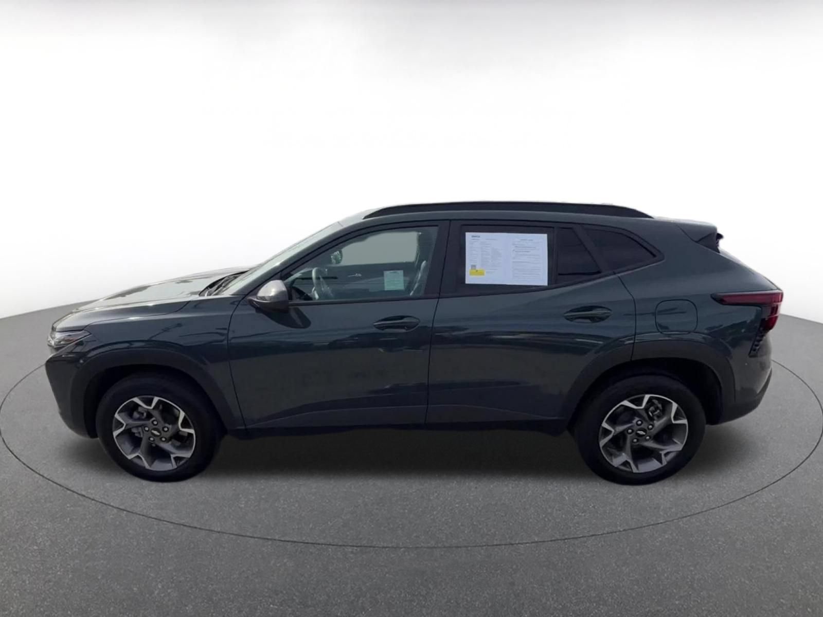Thumbnail: 2025 Chevrolet Trax - 9