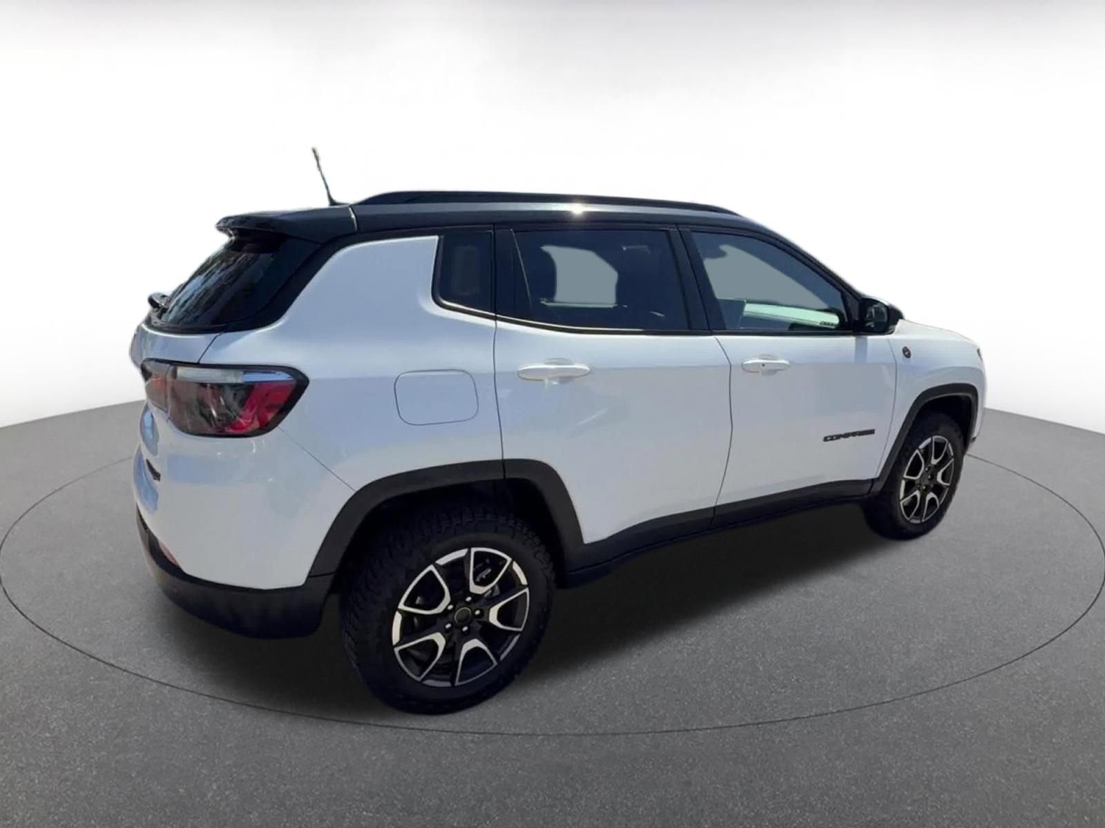 Thumbnail: 2025 Jeep Compass - 15