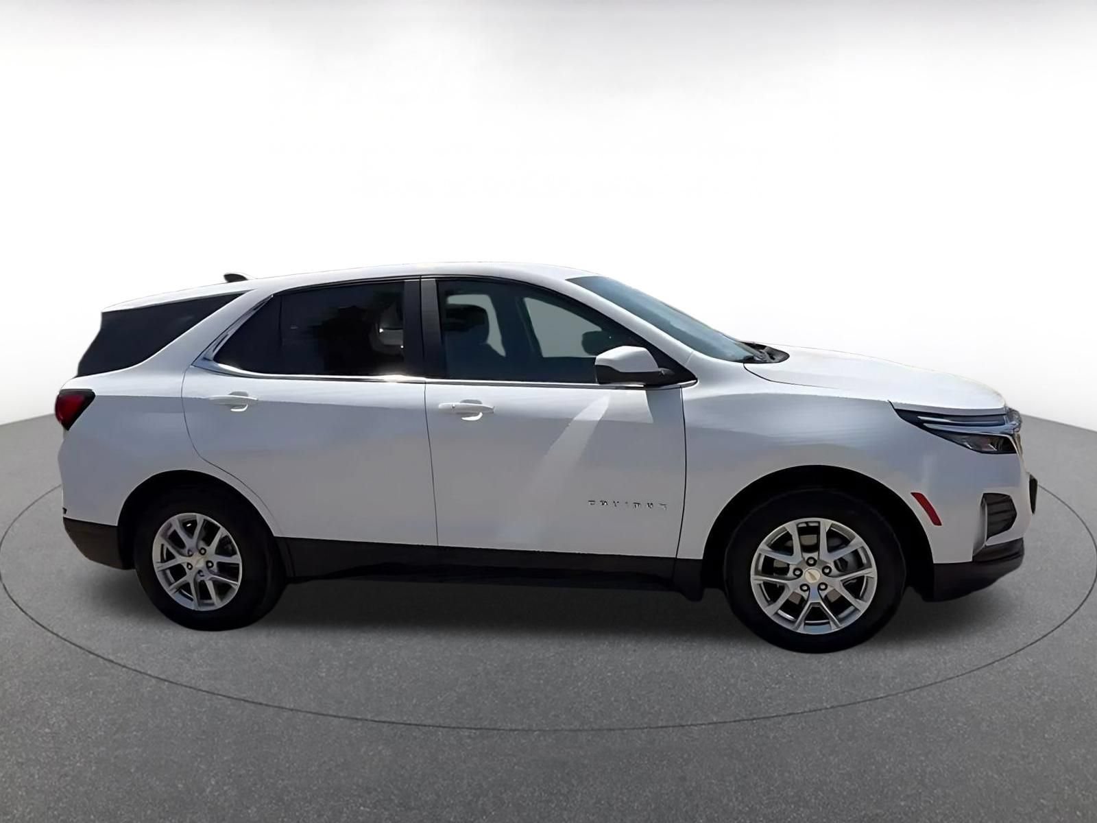 Thumbnail: 2024 Chevrolet Equinox - 16