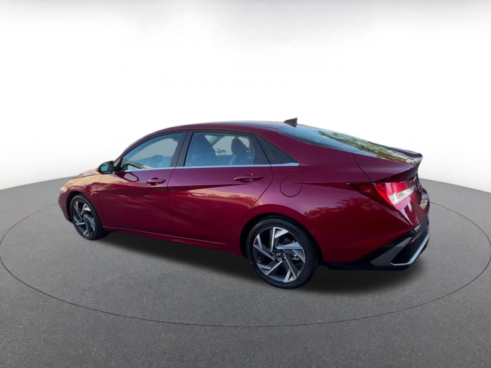 Thumbnail: 2025 Hyundai Elantra - 10