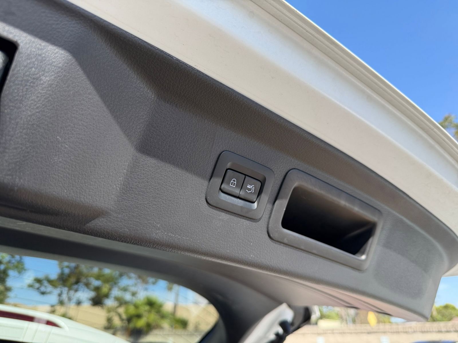 Thumbnail: 2025 Mazda CX-50 - 24