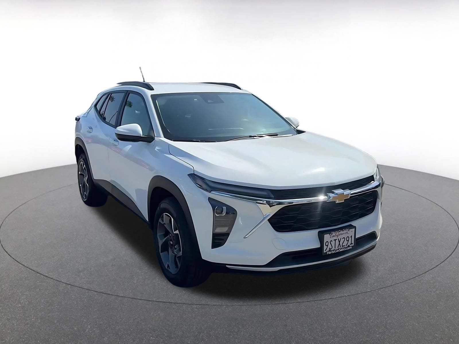 Thumbnail: 2025 Chevrolet Trax - 3