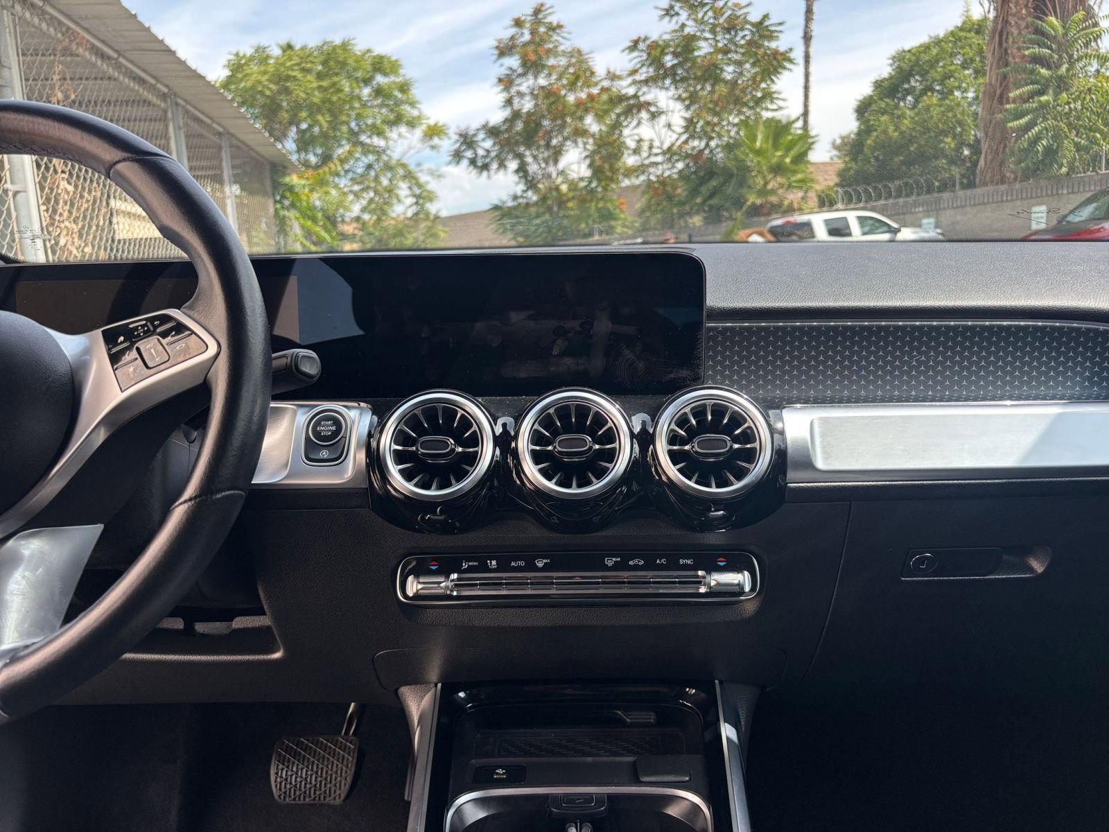 Thumbnail: 2024 Mercedes-Benz GLB - 18