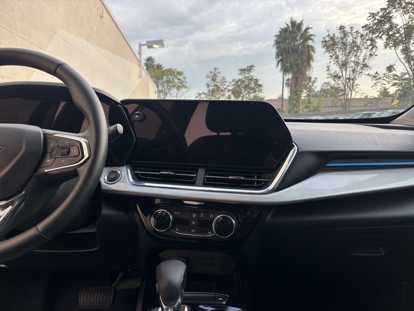 Thumbnail: 2025 Chevrolet Trax - 18